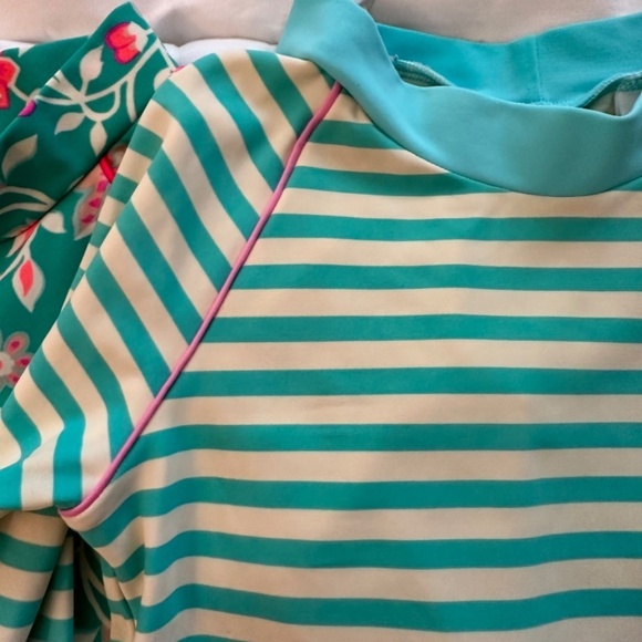 Boden Lot of 2 Rash guards Girls Size 4-5Y UPF40+ Beach Pool Swim Lessons PE - Picture 11 of 15